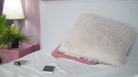  Isabel  online show from 11/27/25, 08:11