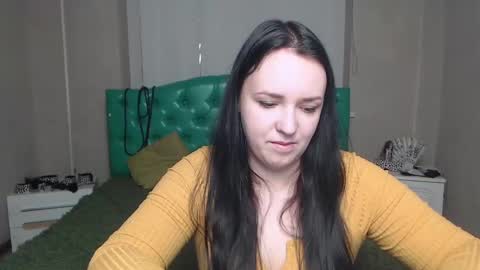 IsabelBlackberry online show from 12/16/24, 06:21