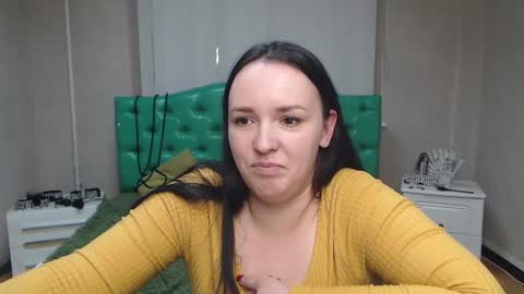 IsabelBlackberry online show from 12/16/24, 12:27