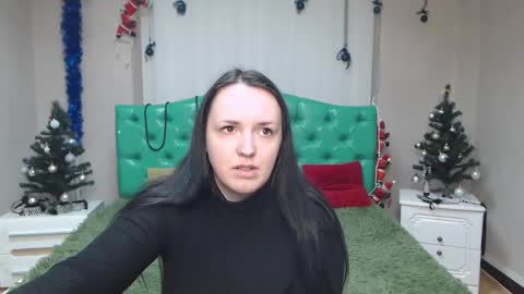 IsabelBlackberry online show from 12/27/24, 12:34