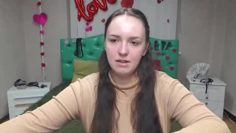 IsabelBlackberry online show from 10/16/25, 05:52