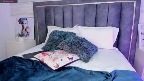 isabella Fox online show from 12/13/24, 03:38