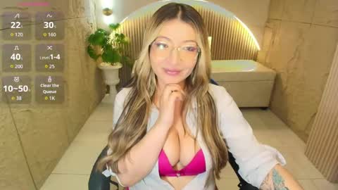 Snapshot of isabella__r chatting on 04/25/26, 01:08 Isa online show from 04/25/26, 01:08