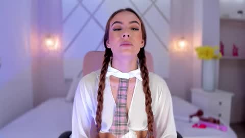 Isa  online show from 12/04/25, 04:05