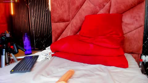 Isabella Arias online show from 01/30/25, 10:19