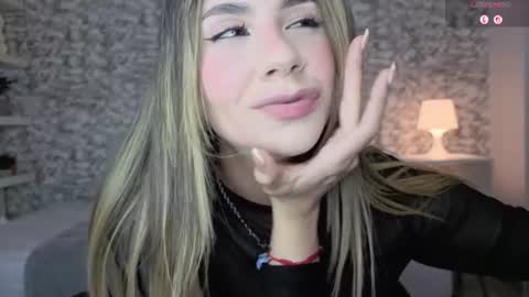 Snapshot of isabella_bliss chatting on 07/11/26, 11:28 isabella_bliss online show from 07/11/26, 11:28