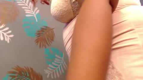 ISABELLA online show from 11/01/25, 11:01