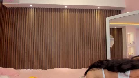 Isabella Cooper online show from 12/19/24, 08:34