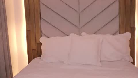 Isabella online show from 03/25/26, 06:52