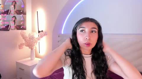 isabella_crofts online show from 05/21/26, 03:02