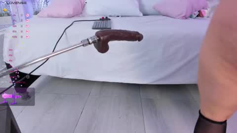 Isa online show from 11/22/25, 04:11