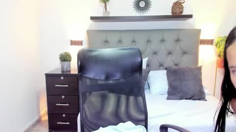 Isabel florez online show from 02/20/25, 06:13