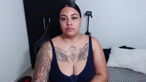 Snapshot of isabella_hots chatting on 12/10/24, 11:11 estefania online show from 12/10/24, 11:11