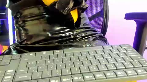 Snapshot of isabella_hv chatting on 06/15/26, 06:10 ISABELLA online show from 06/15/26, 06:10