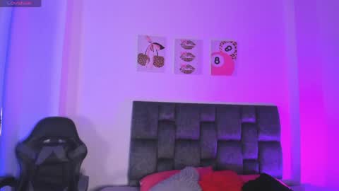 Isabella Moon9 online show from 04/23/26, 12:40