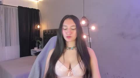 Isabella Nowa online show from 03/03/26, 11:16