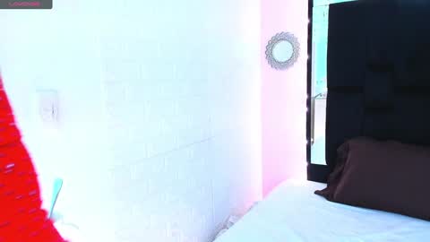 Snapshot of isabella_queen8 chatting on 01/04/25, 01:10 Isabella Your Queen online show from 01/04/25, 01:10