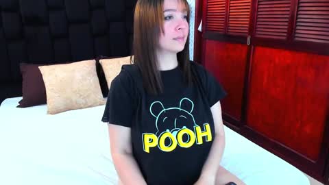 Snapshot of isabella_queen8 chatting on 02/08/25, 03:08 Isabella Your Queen online show from 02/08/25, 03:08