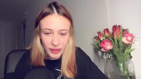 Isabella online show from 02/27/26, 08:42