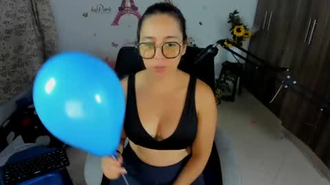 Snapshot of isabella_sweett_ chatting on 05/18/26, 02:18 Isabella online show from 05/18/26, 02:18