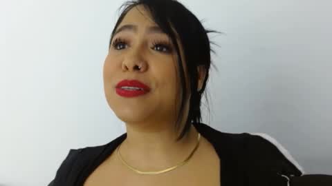 Isabella velvet online show from 05/29/26, 01:31