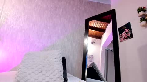 isabella zc online show from 02/11/25, 02:57