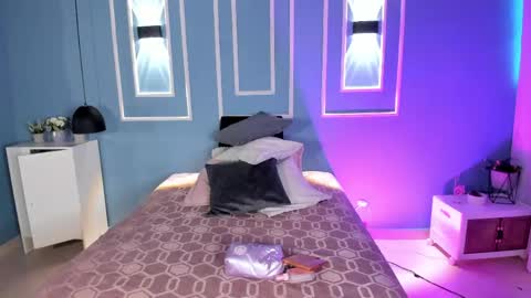 isabella zc online show from 05/22/26, 12:00