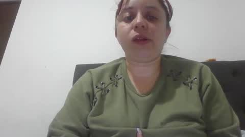 isabellaa_hills_ online show from 01/13/26, 04:40