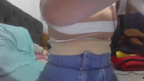 Snapshot of isabellaa_hills_ chatting on 04/30/26, 09:19 isabellaa_hills_ online show from 04/30/26, 09:19