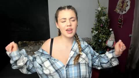 Snapshot of isabellabler chatting on 12/23/24, 06:44 isabellabler online show from 12/23/24, 06:44
