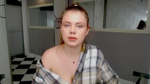 Snapshot of isabellabler chatting on 01/24/25, 01:36 isabellabler online show from 01/24/25, 01:36