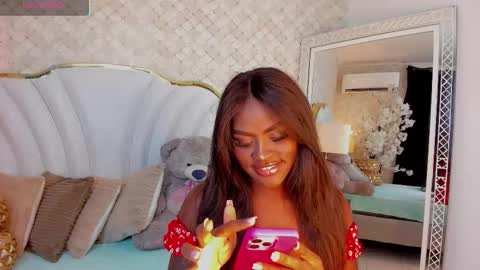 Snapshot of isabellabroms21 chatting on 10/10/25, 10:09 v online show from 10/10/25, 10:09