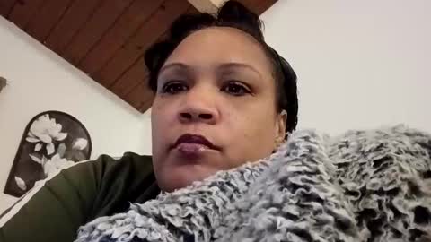 Isabella online show from 03/17/26, 02:16