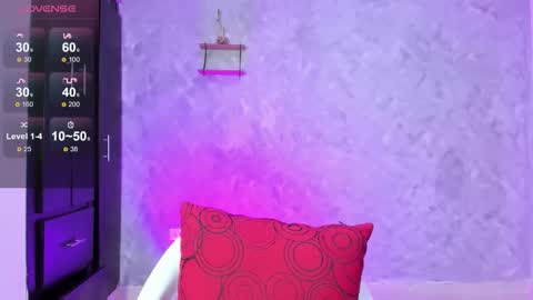 Instagram soybella01  online show from 10/16/25, 07:37