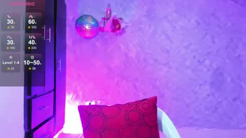 Instagram soybella01  online show from 04/24/26, 06:21