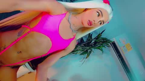 isabellagirs online show from 05/13/26, 04:43