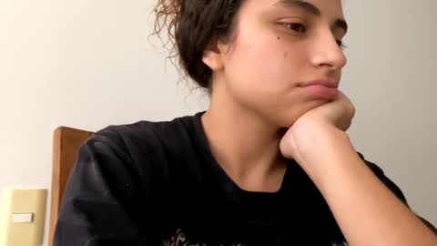 Isabella.. back again  online show from 01/13/25, 10:35