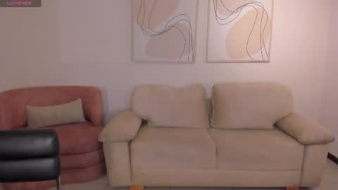 Snapshot of isabellamoretti1 chatting on 06/12/26, 04:44 Isabella Moretti online show from 06/12/26, 04:44