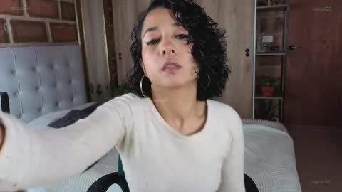 Isabela Paz online show from 04/16/26, 12:28