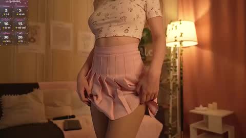 Bella online show from 09/22/25, 04:14