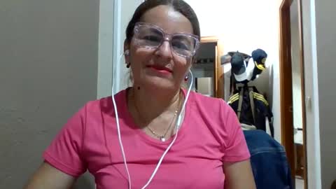 Snapshot of isabellawouti chatting on 05/17/26, 07:54 isabella online show from 05/17/26, 07:54