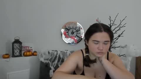 Snapshot of isabellcharm chatting on 10/27/25, 08:29 Isabell online show from 10/27/25, 08:29