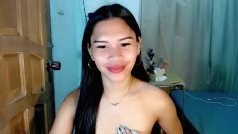 Snapshot of isabelle_amore chatting on 07/12/26, 01:07 Ysa online show from 07/12/26, 01:07