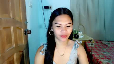 Snapshot of isabelle_amore chatting on 07/21/26, 12:13 Ysa online show from 07/21/26, 12:13