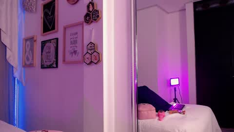 Isabelle Daza online show from 03/30/26, 12:28