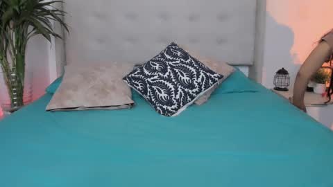 Isabelle Diaz online show from 02/25/25, 07:09