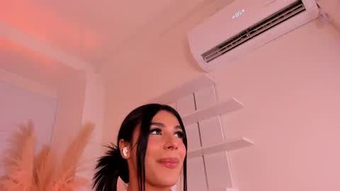 Isa online show from 04/21/26, 01:42