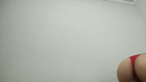 Snapshot of isabelly08ty chatting on 10/15/25, 01:28 isabelly08ty online show from 10/15/25, 01:28