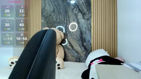 ISADORA online show from 02/19/26, 10:22