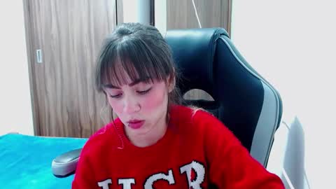 ISADORA online show from 03/08/25, 03:06